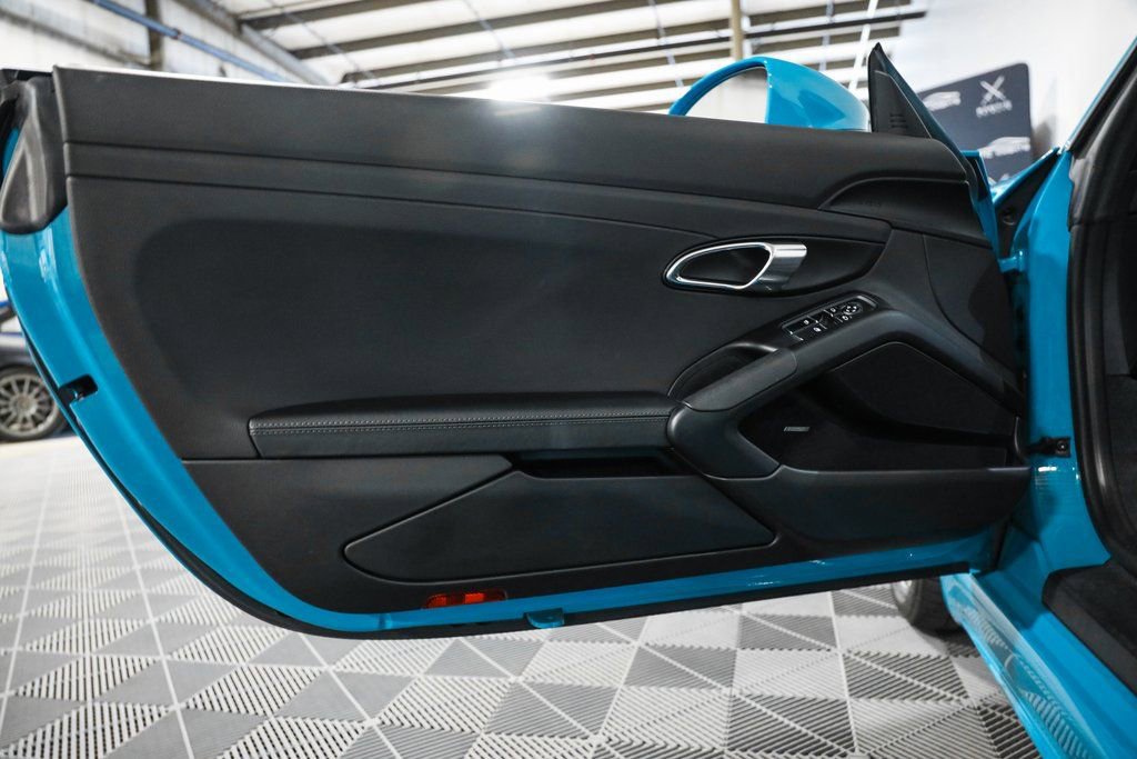 Used 2018 Porsche 718 Boxster S image 39