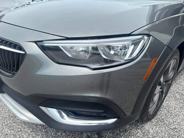 Certified 2018 Buick Regal Essence w/ Sights and Sounds Package AWD/4WD image 11