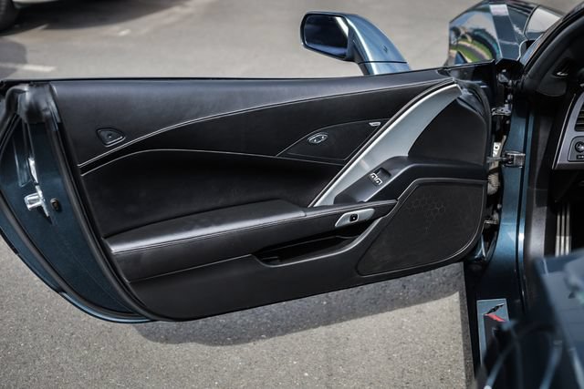 Used 2019 Chevrolet Corvette Stingray Coupe w/ 1LT RWD image 15