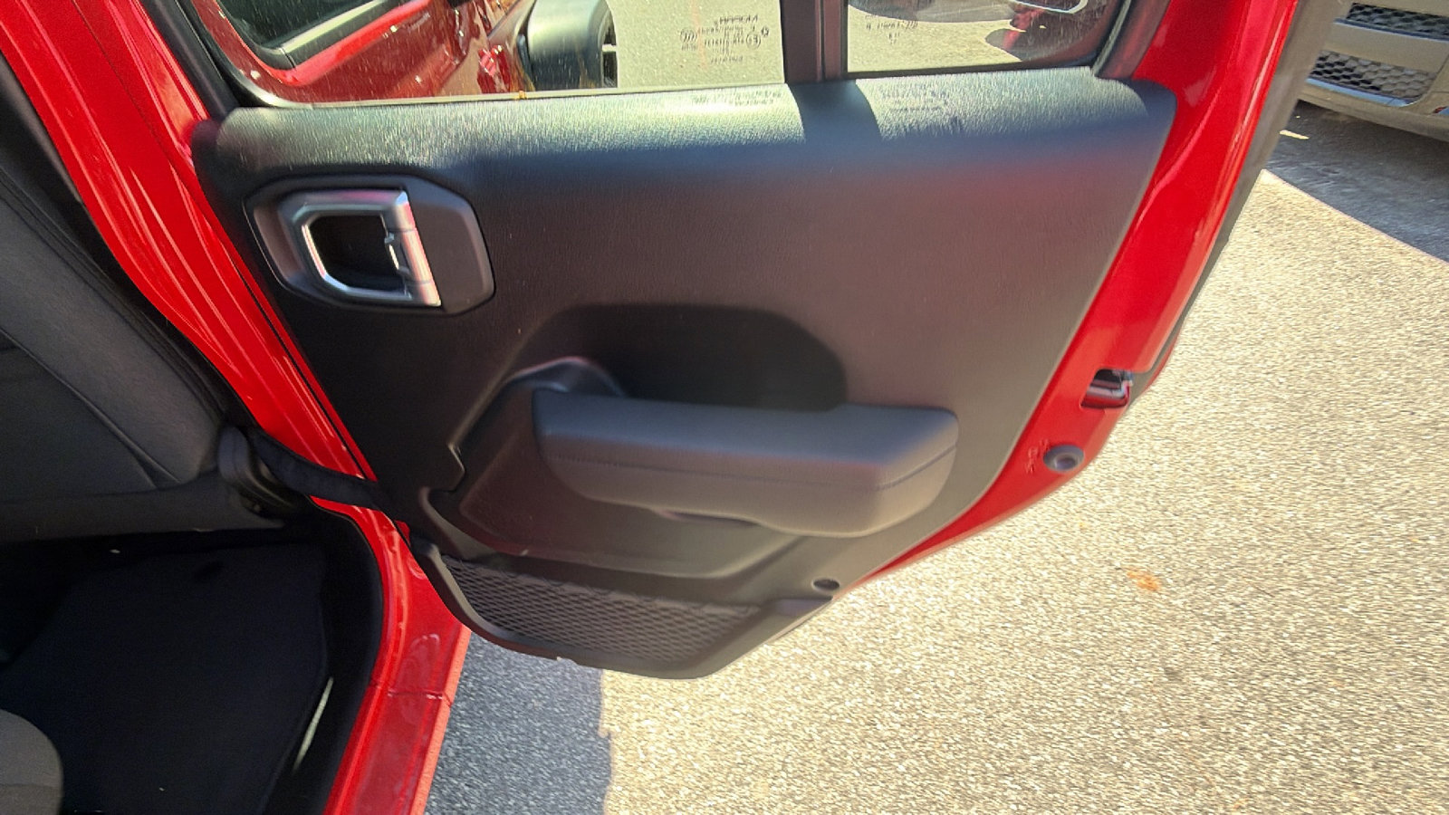 Used 2025 Jeep Wrangler Sport S image 20