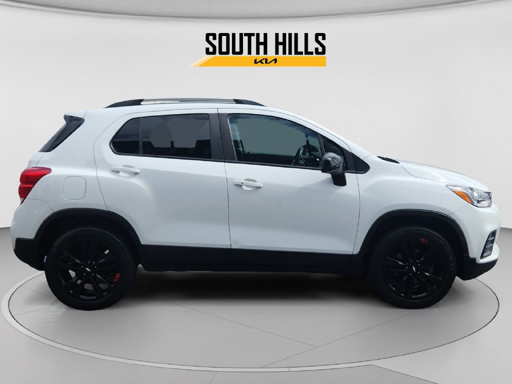 Used 2020 Chevrolet Trax LT w/ Sun & Sound Package AWD/4WD image 6