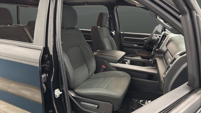 Used 2025 RAM 1500 Big Horn AWD/4WD image 24