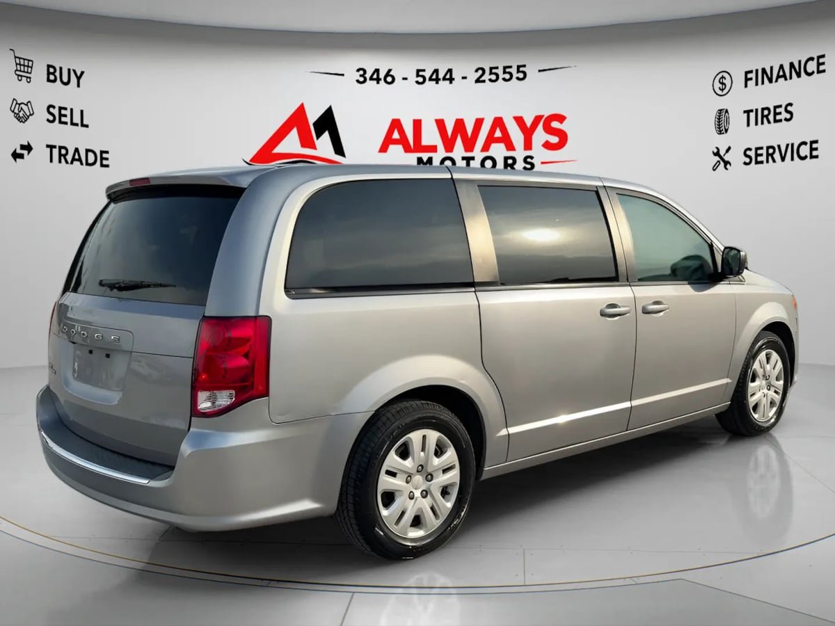Used 2018 Dodge Grand Caravan SE w/ UConnect Hands-Free Group FWD image 5