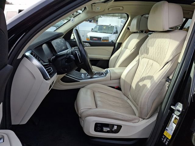 Used 2019 BMW X7 xDrive40i w/ Cold Weather Package image 18
