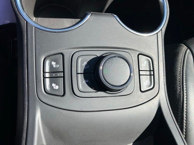 Used 2024 GMC Terrain SLT w/ Infotainment Package II AWD/4WD image 20