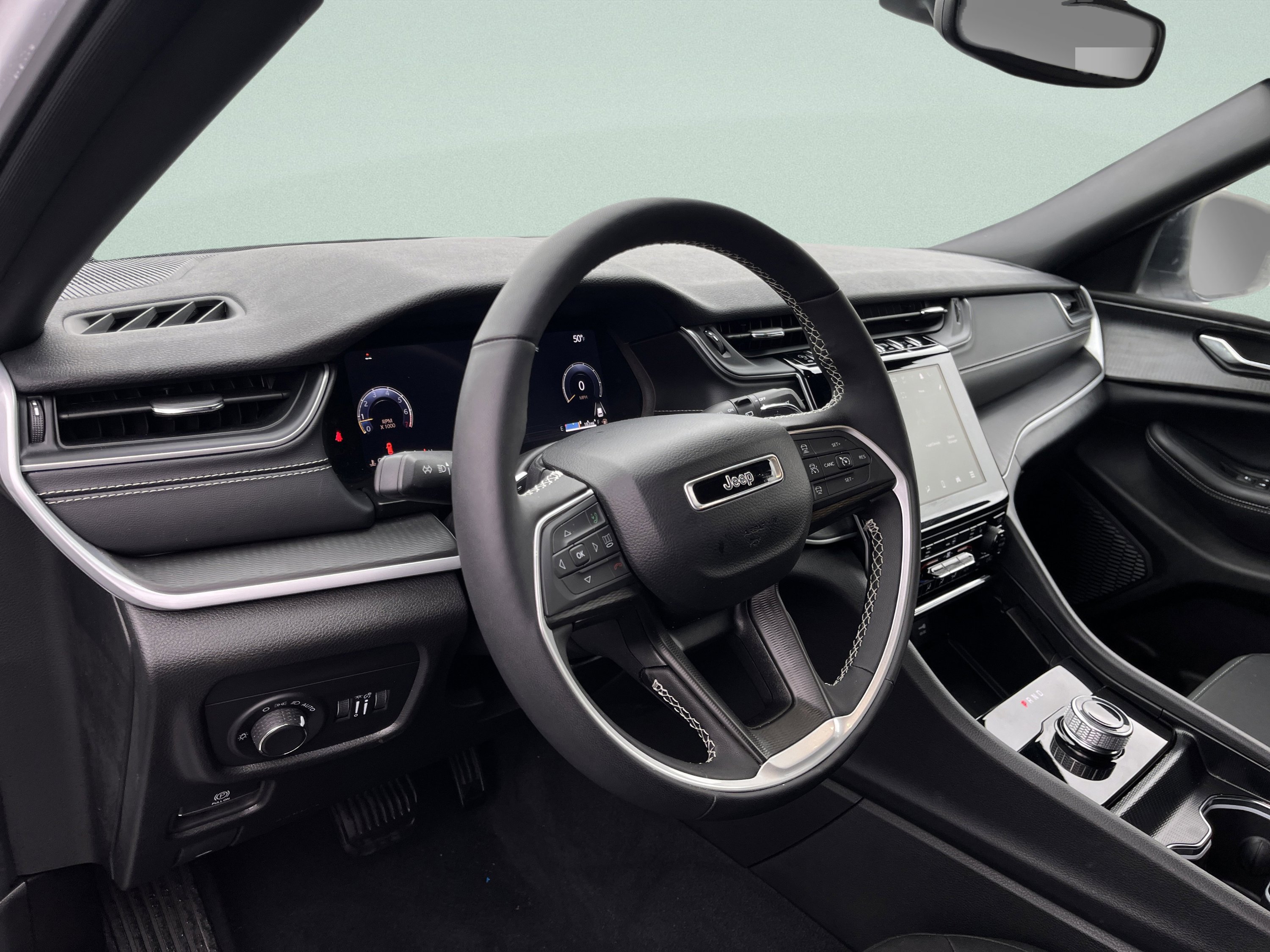 Used 2024 Jeep Grand Cherokee L Laredo w/ Luxury Tech Group I image 17