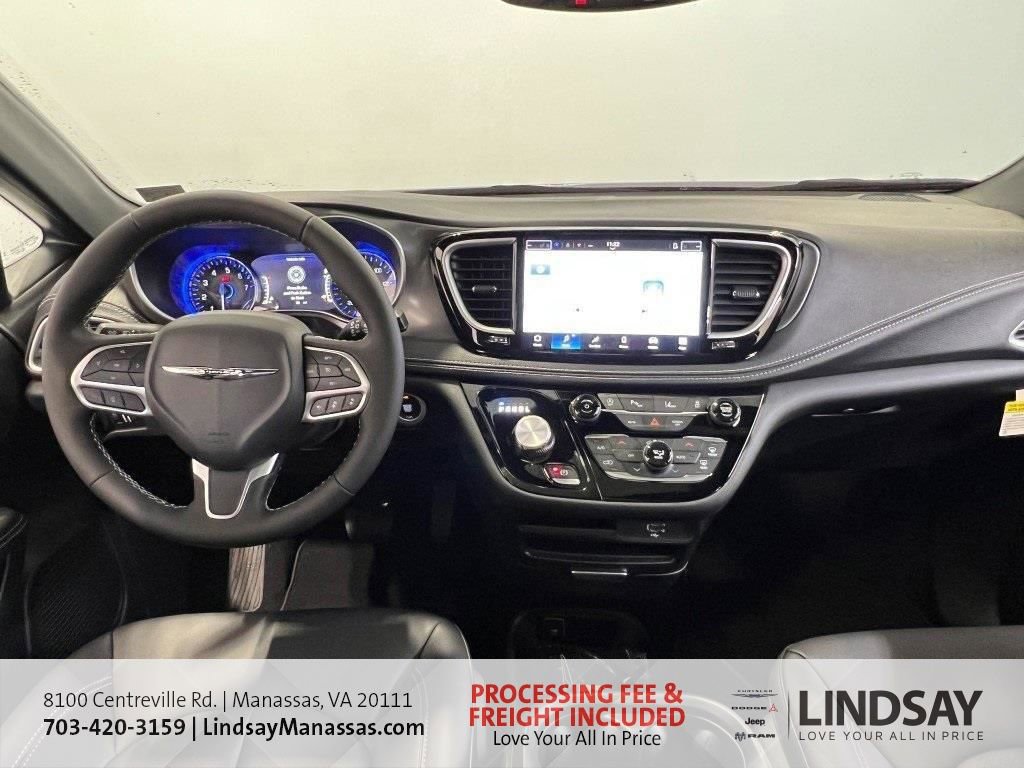 New 2026 Chrysler Pacifica Select image 16