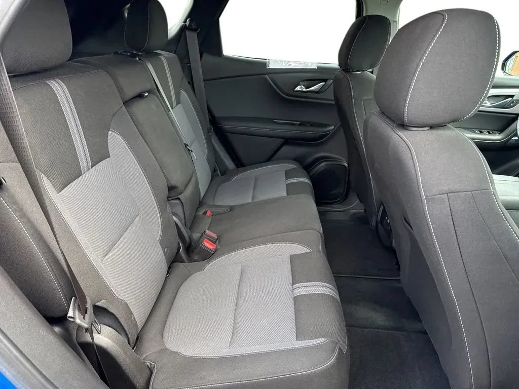 Used 2024 Chevrolet Blazer LT w/ Convenience Package FWD image 30