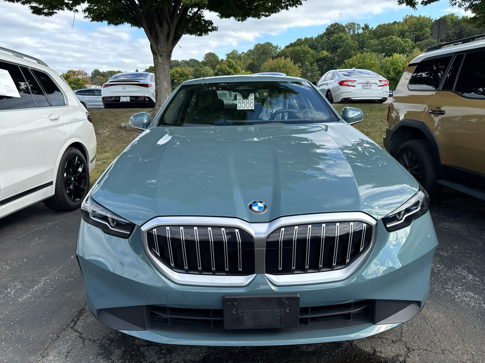 Used 2024 BMW 530i xDrive w/ Convenience Package AWD/4WD image 3