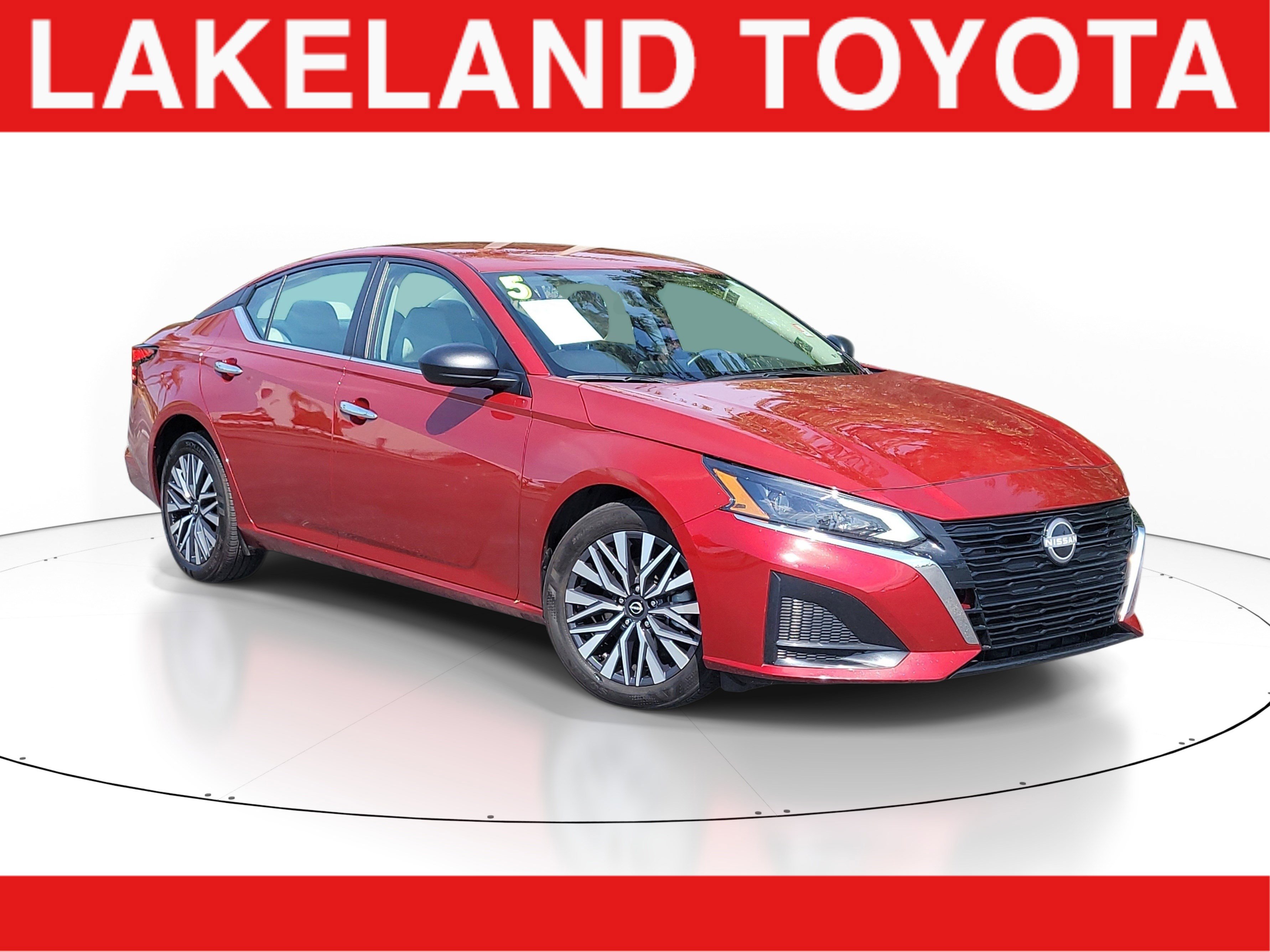 Used 2025 Nissan Altima 2.5 SV FWD image 1