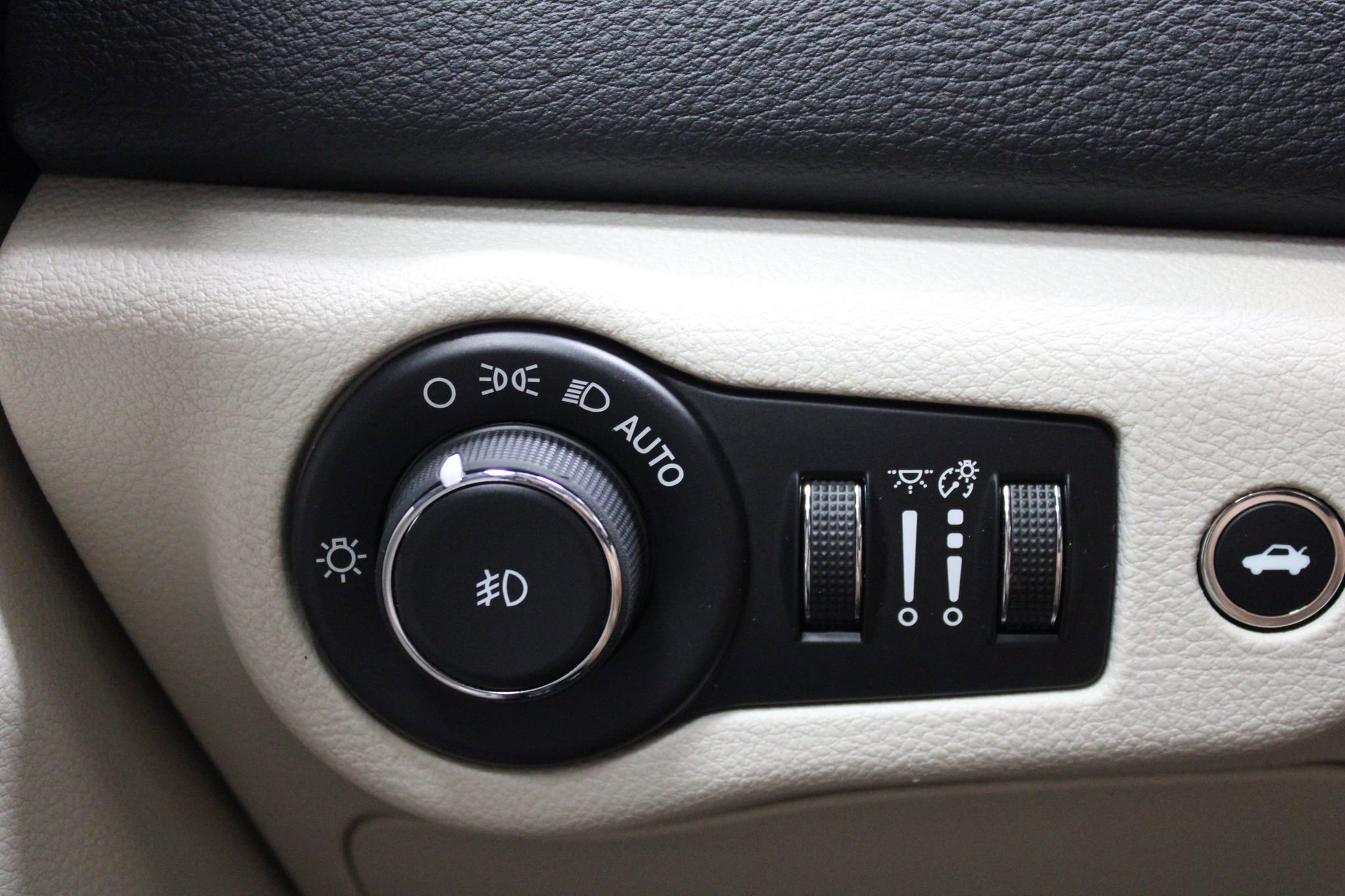 Used 2015 Chrysler 200 C w/ Navigation & Sound Group I AWD/4WD image 38
