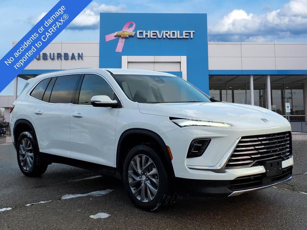 Used 2025 Buick Enclave Preferred image 3