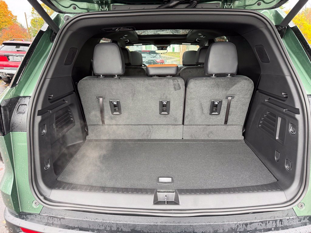 New 2027 Chevrolet Traverse Z71 w/ Enhanced Driving Package AWD/4WD image 31