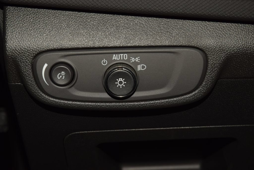 New 2026 Chevrolet TrailBlazer LS w/ LS Convenience Package FWD image 32