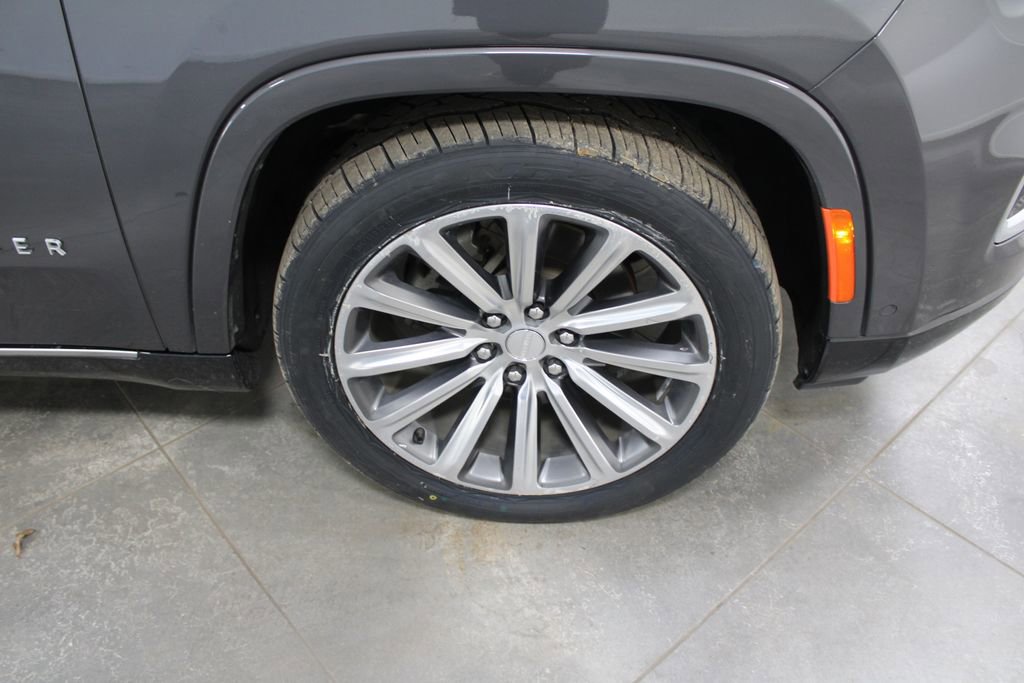 Used 2023 Jeep Grand Wagoneer L Series II image 60