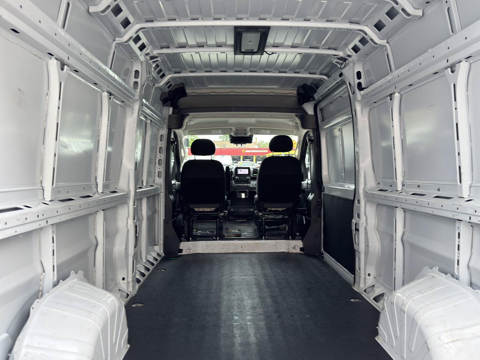 Used 2025 RAM ProMaster 2500 w/ Convenience Group FWD image 8