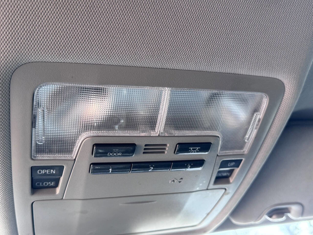 Used 2017 Toyota Highlander XLE image 25