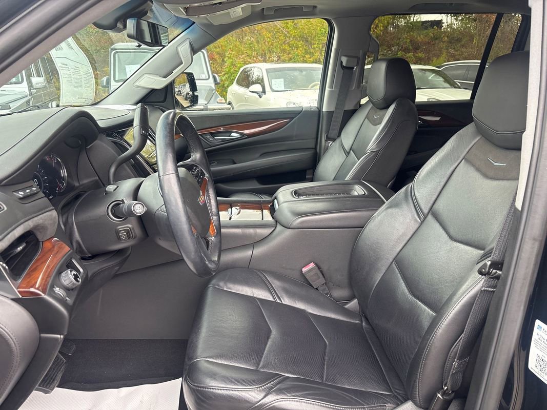 Used 2019 Cadillac Escalade ESV Premium Luxury image 8
