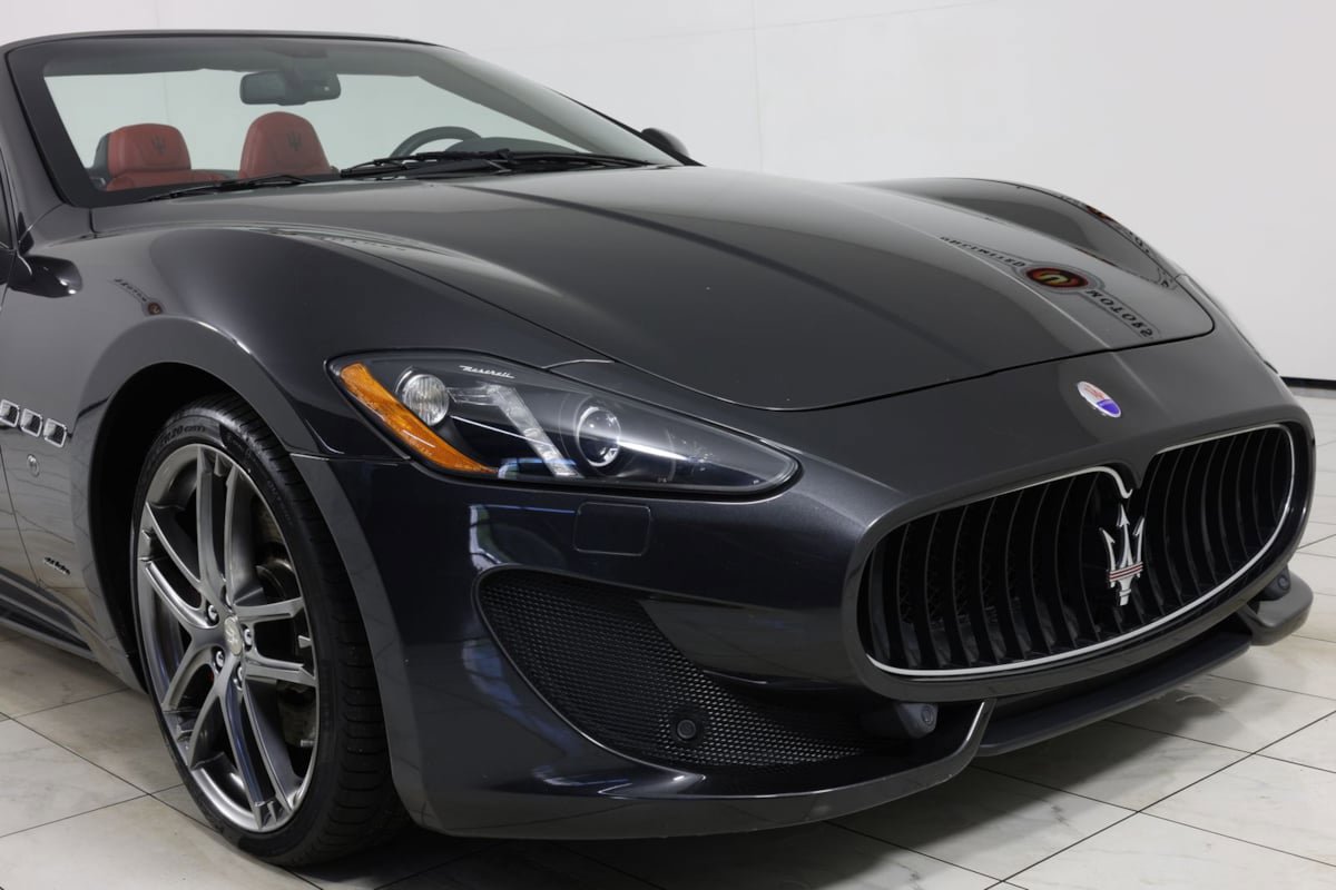 Used 2017 Maserati GranTurismo Convertible RWD image 38