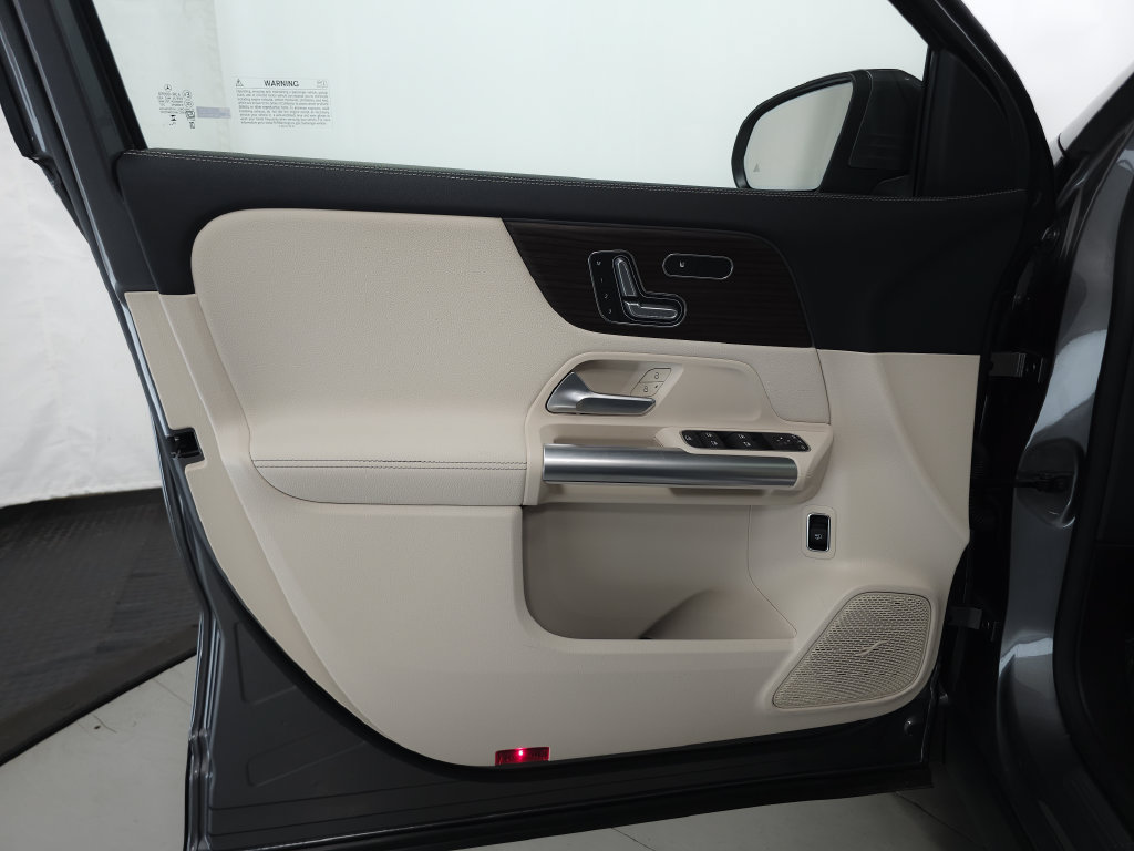 Certified 2026 Mercedes-Benz GLA 250 4MATIC image 5