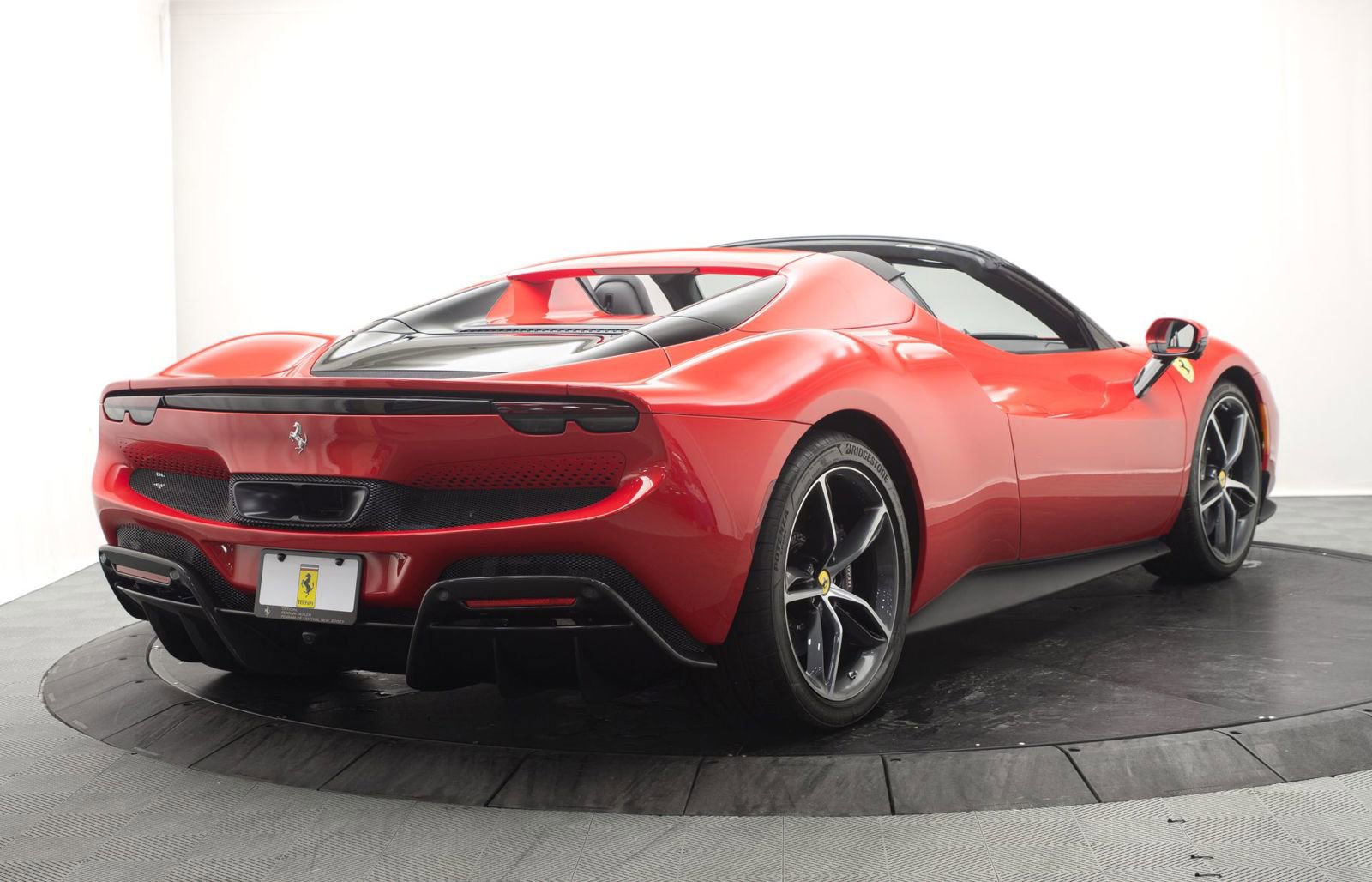 Used 2025 Ferrari 296 GTS RWD image 4
