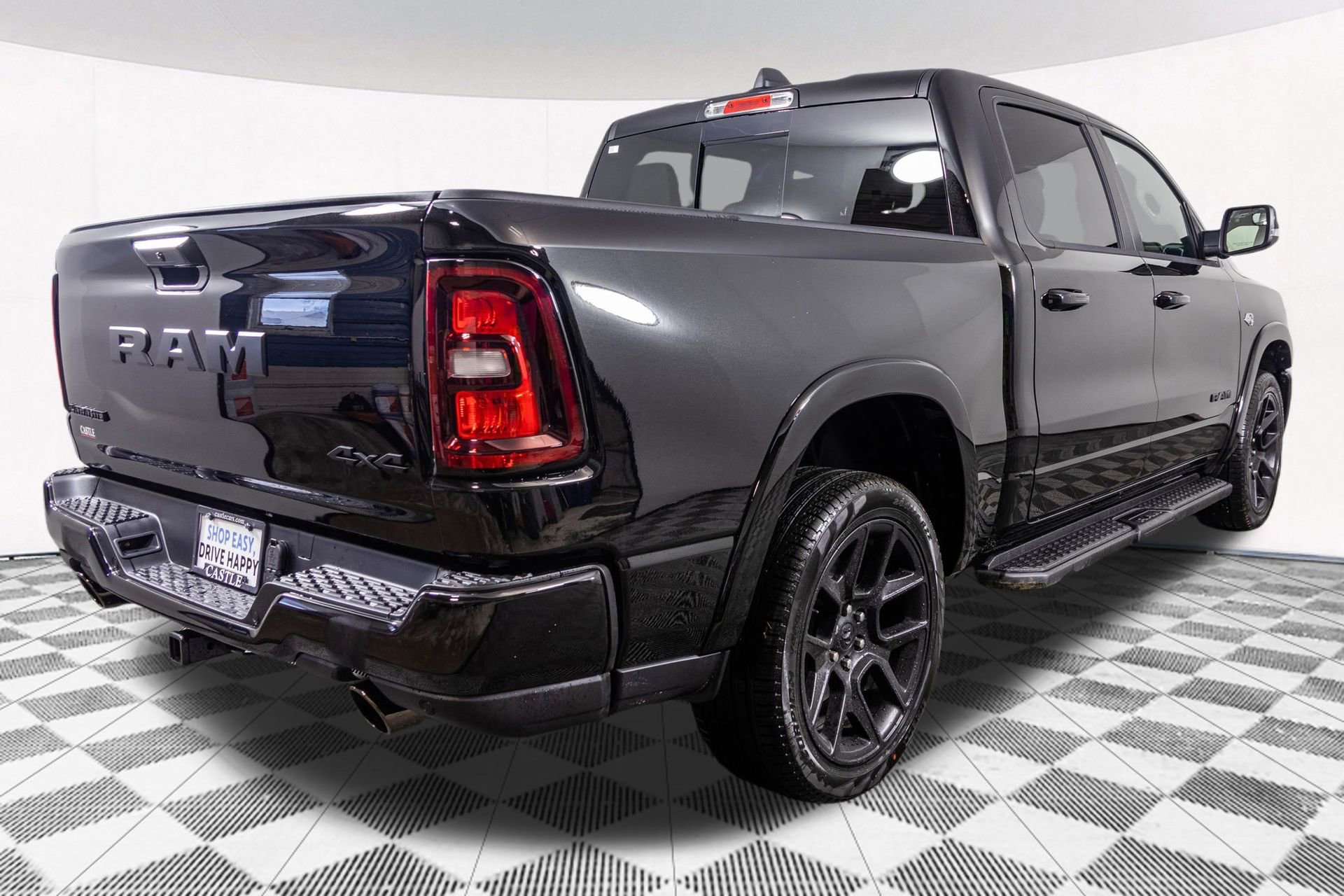New 2026 RAM 1500 Laramie AWD/4WD image 17