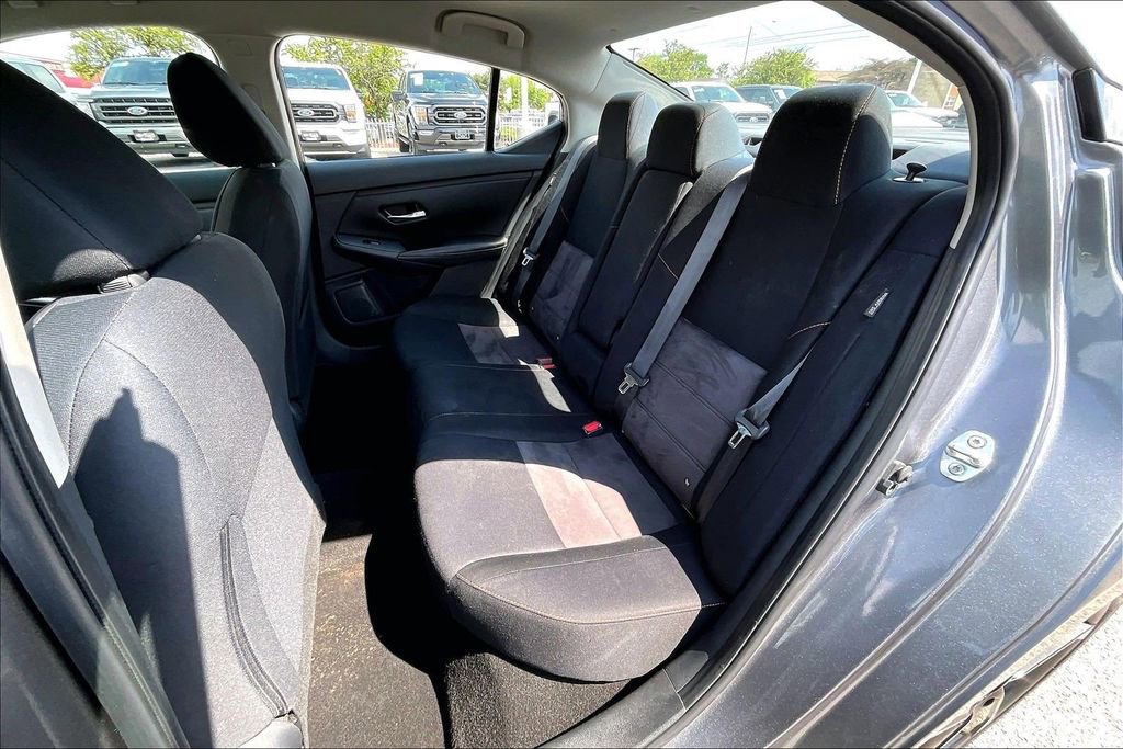 Used 2023 Nissan Sentra SR w/ Electronics Package FWD image 24