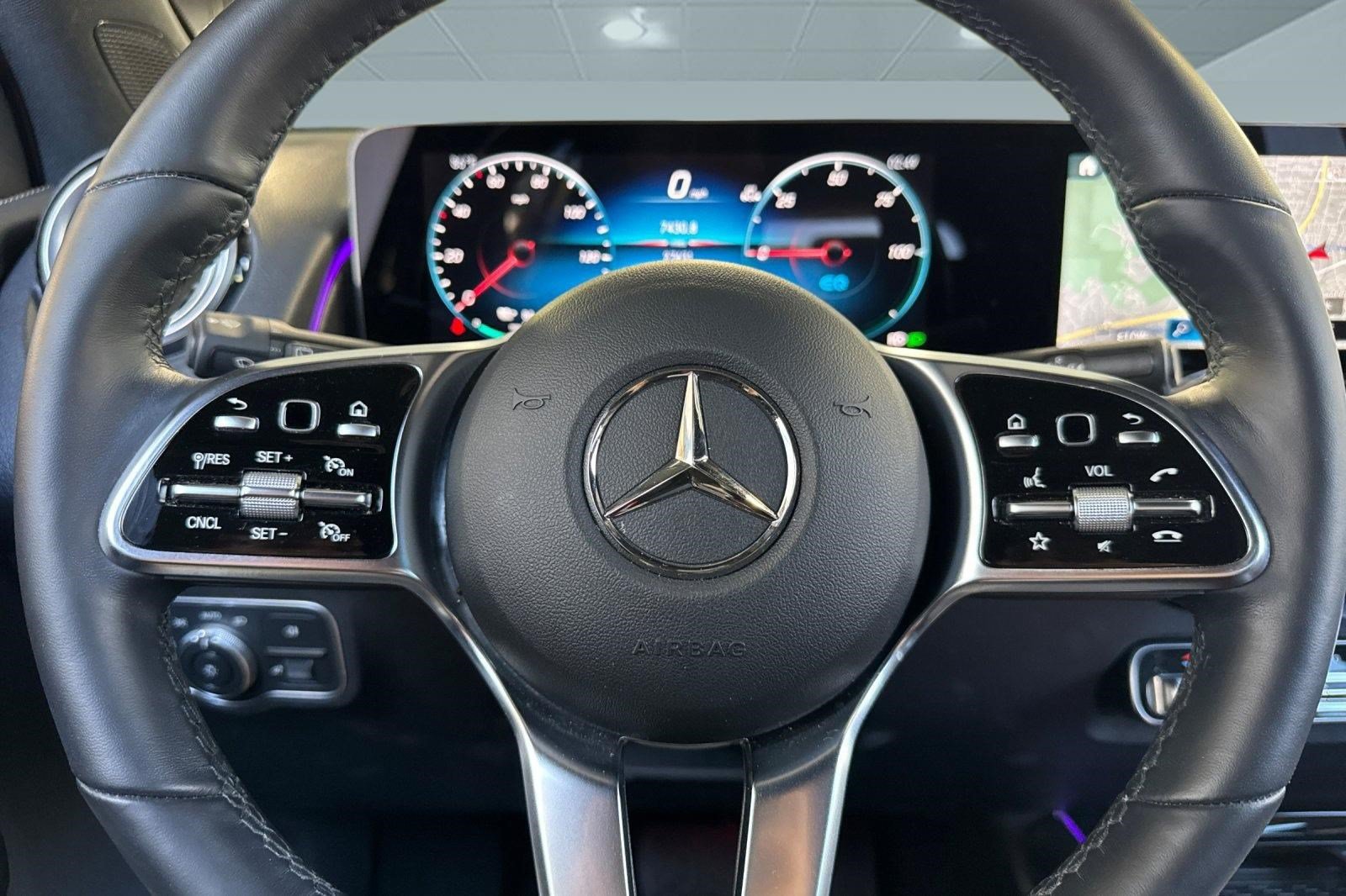 Used 2023 Mercedes-Benz EQB 300 4MATIC image 10