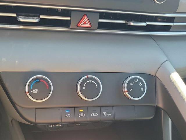 New 2026 Hyundai Elantra SE FWD image 11