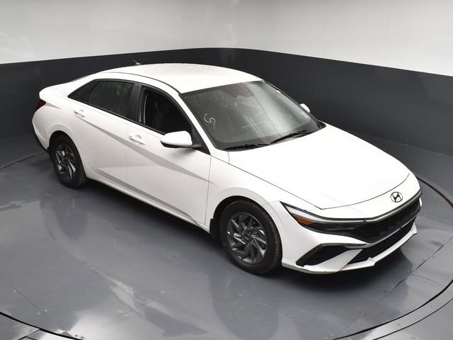 Used 2024 Hyundai Elantra SEL FWD image 38