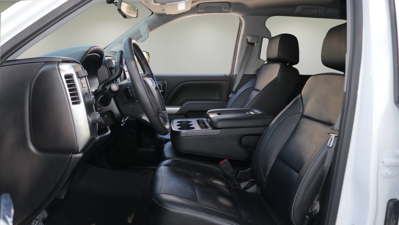 Used 2018 Chevrolet Silverado 1500 LT w/ All Star Edition AWD/4WD image 12