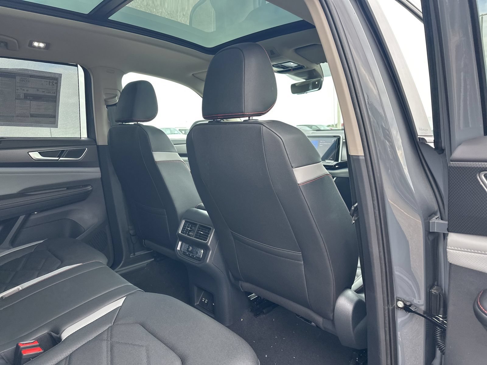 New 2026 Volkswagen Atlas Peak Edition AWD/4WD image 37
