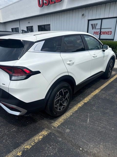 Used 2024 Kia Sportage LX AWD/4WD image 3