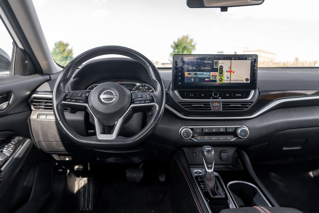 Used 2023 Nissan Altima 2.5 SR w/ SR Premium Package FWD image 15