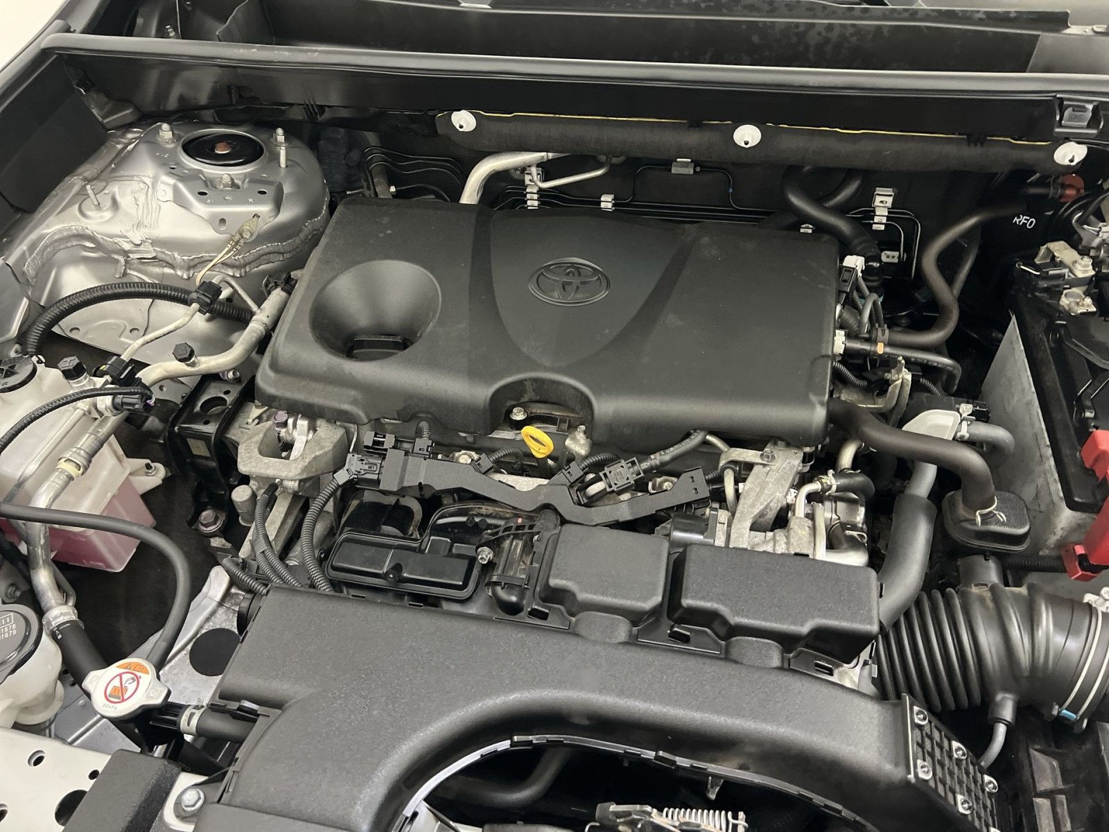 Used 2019 Toyota RAV4 LE w/ All Weather Liner Package AWD/4WD image 26