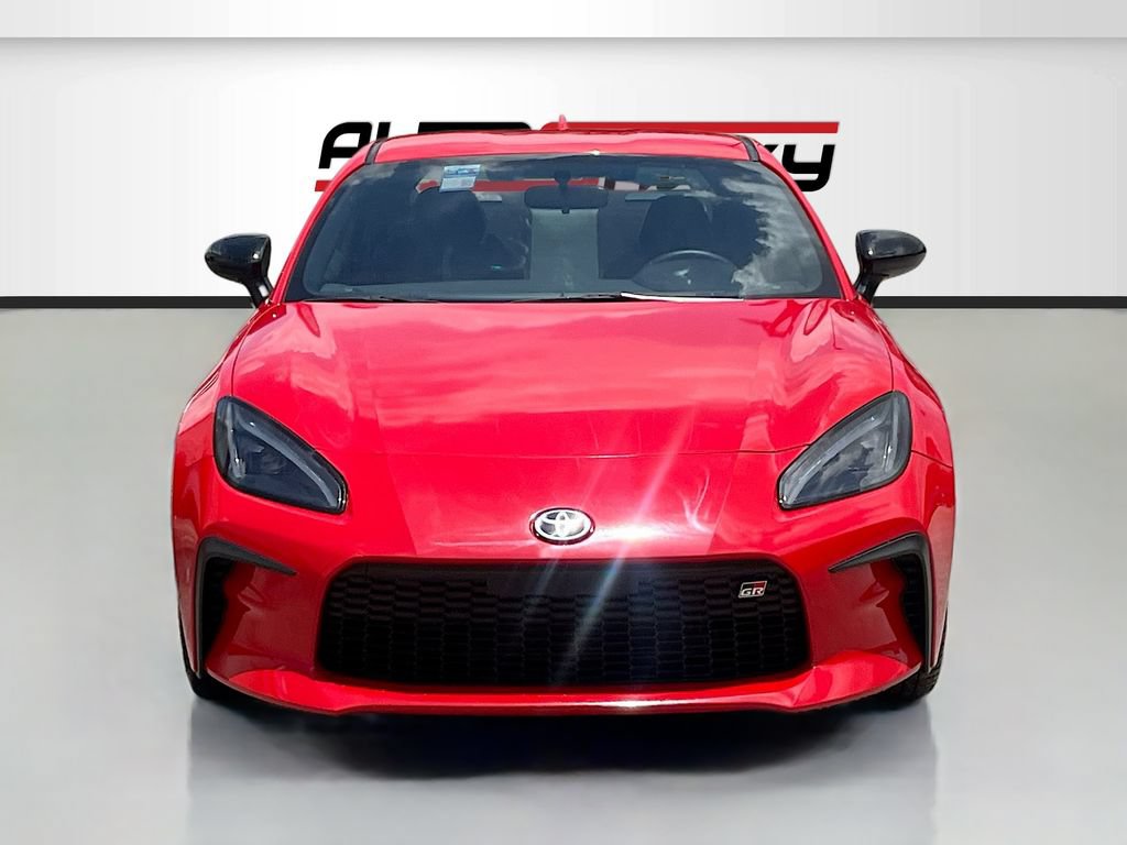 Used 2025 Toyota GR86 Premium w/ ALL Weather Mat Package (TMS) RWD image 2