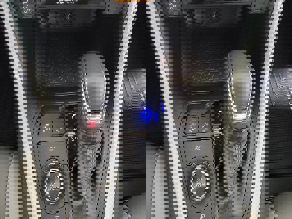 Certified 2022 Toyota RAV4 XLE Premium image 18