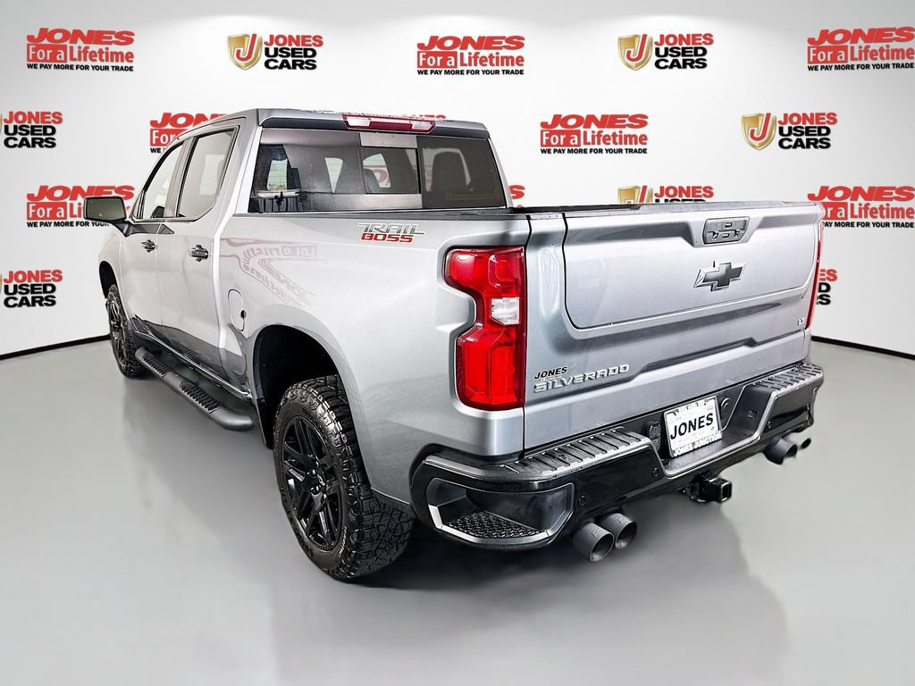 Used 2021 Chevrolet Silverado 1500 LT Trail Boss w/ LT Trail Boss Premium Package AWD/4WD image 2