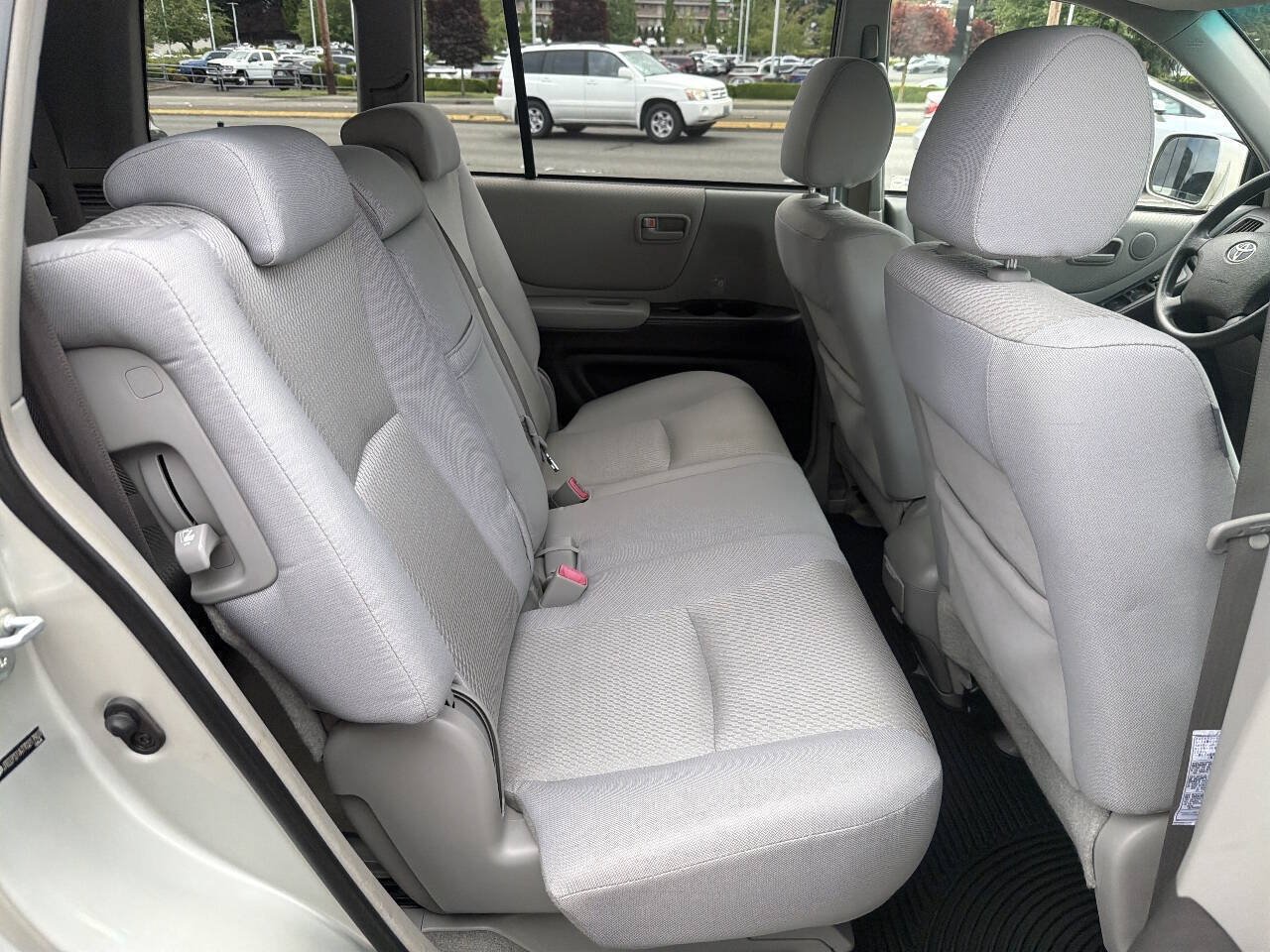Used 2007 Toyota Highlander 4WD V6 w/ 3rd Row image 21