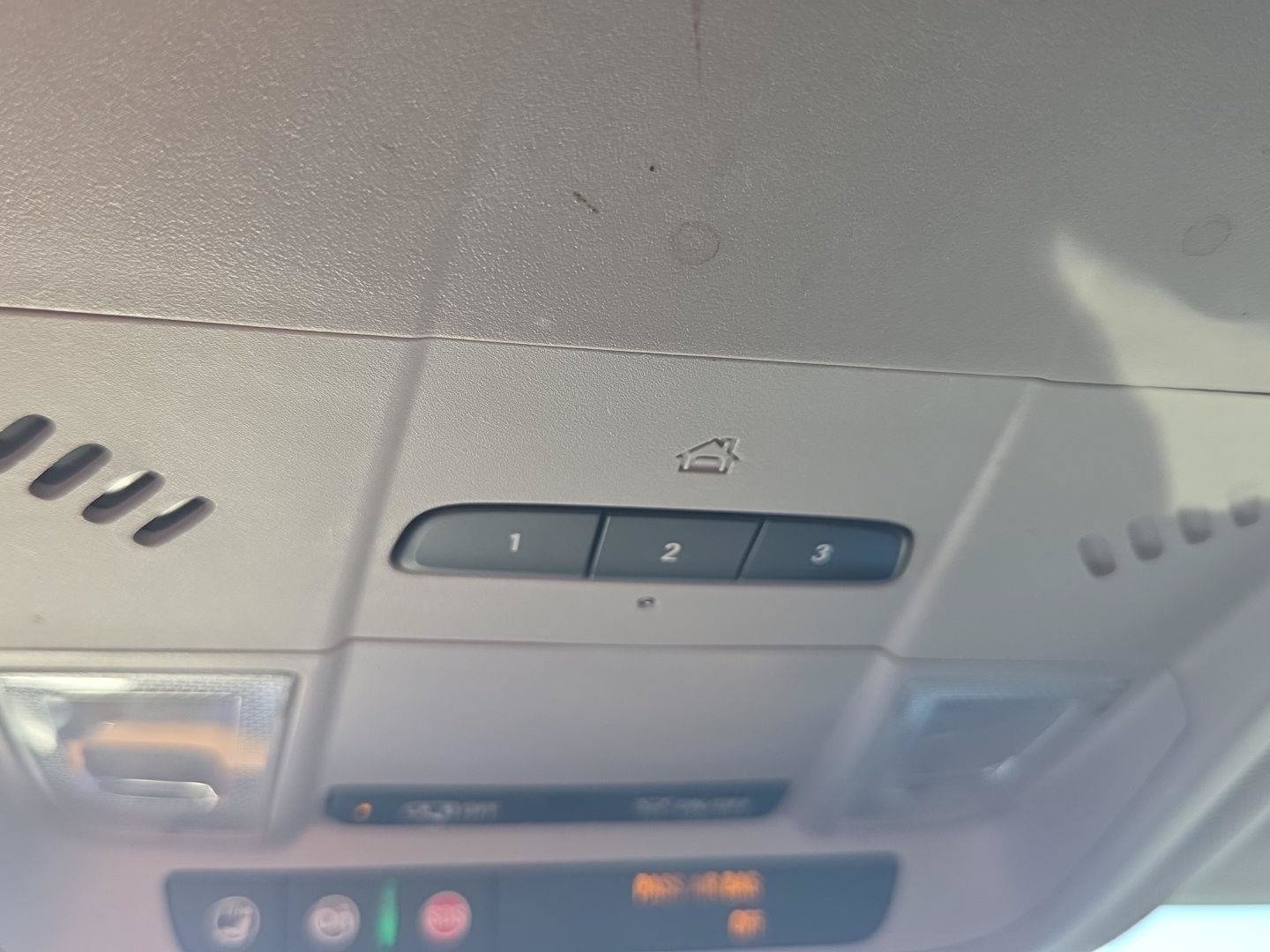 Used 2019 Chevrolet Equinox LT FWD image 18