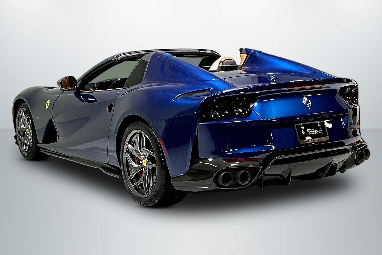 Used 2022 Ferrari 812 GTS RWD image 5