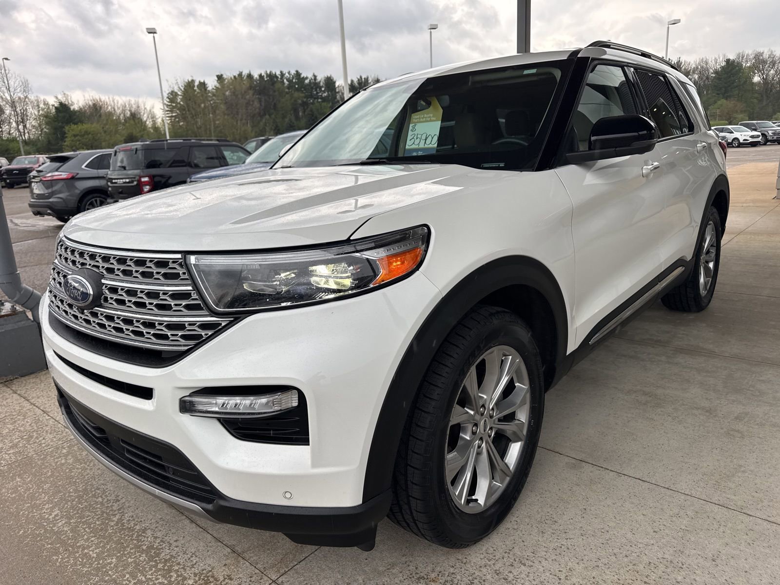 Certified 2023 Ford Explorer Limited w/ Limited Technology Package AWD/4WD image 3