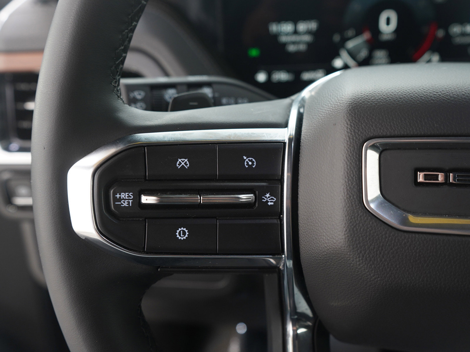 Used 2025 GMC Yukon Denali AWD/4WD image 32