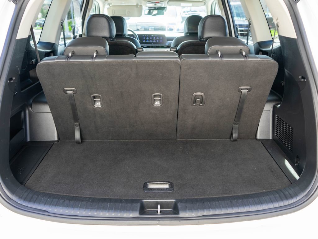 Certified 2023 Kia Telluride EX w/ EX Captain's Chair Package FWD image 34
