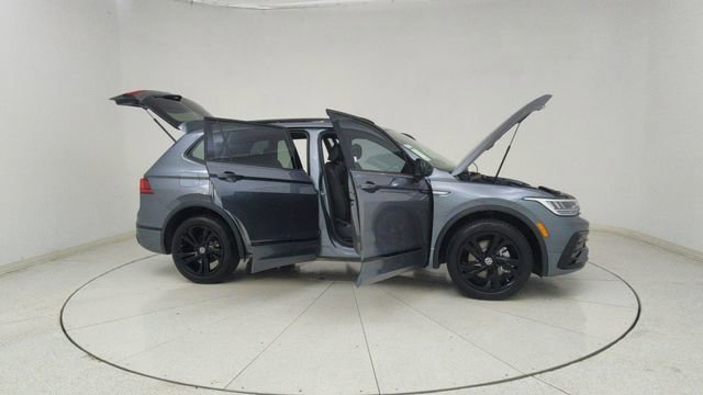 Used 2023 Volkswagen Tiguan SE R-Line image 72