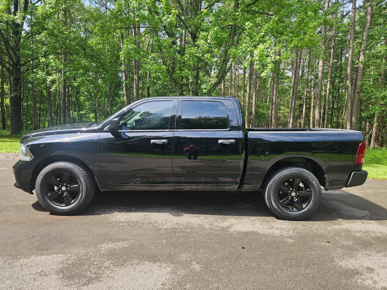 Used 2014 RAM 1500 Express w/ Black Ram 1500 Express Group AWD/4WD image 10