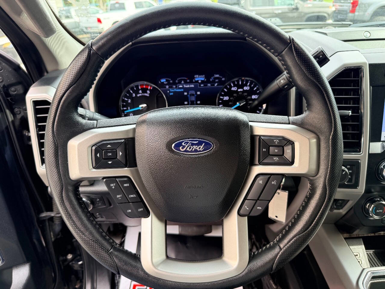 Used 2019 Ford F250 Lariat w/ Lariat Value Package AWD/4WD image 25