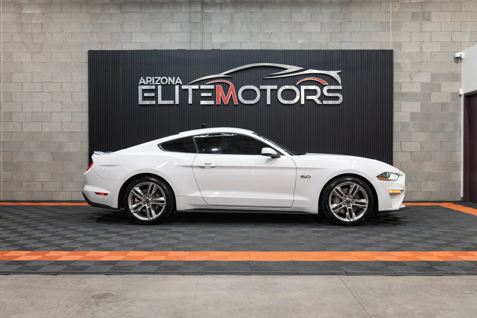 Used 2020 Ford Mustang GT Premium w/ Equipment Group 401A RWD image 9
