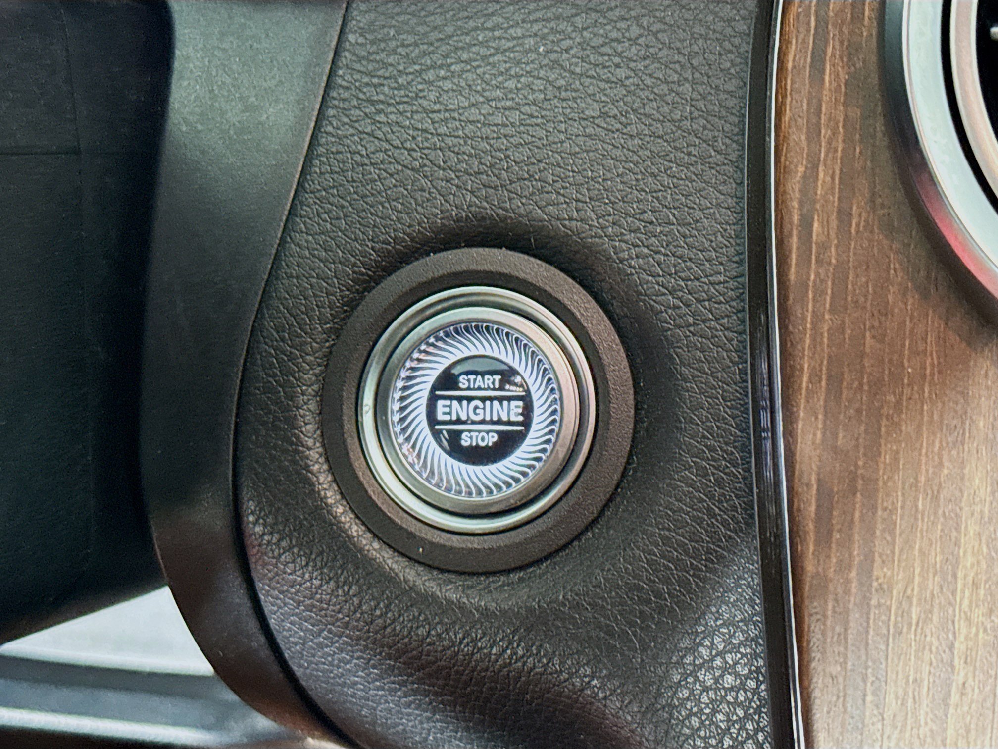 Used 2019 Mercedes-Benz C 300 Sedan w/ Premium Package image 18