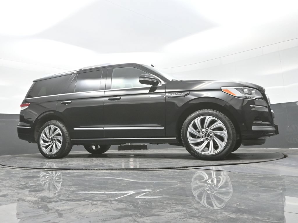 Used 2022 Lincoln Navigator Reserve AWD/4WD image 28